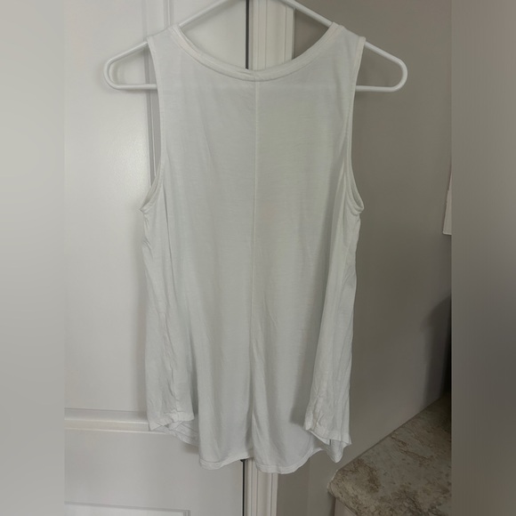 Women’s Old Navy Chill Vibes Graphic Tank Top Medium - Picture 4 of 9